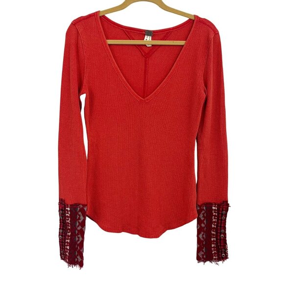Free People Art School Cuff Red Thermal Long Sleeve Shirt V-Neck Size Large - Picture 1 of 7